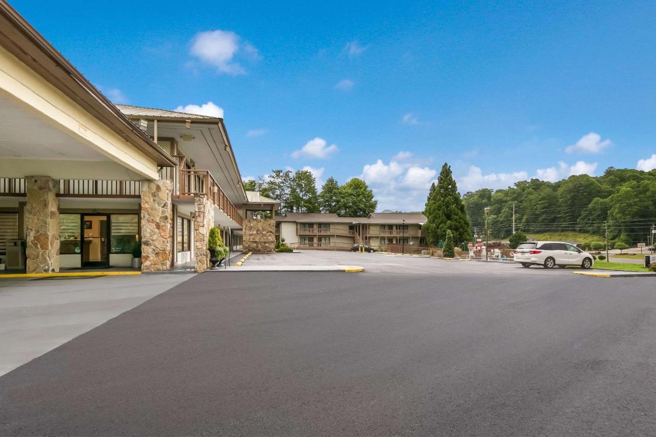 Quality Inn & Suites Mt Chalet Clayton Bagian luar foto