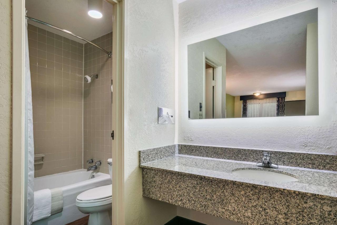 Quality Inn & Suites Mt Chalet Clayton Bagian luar foto